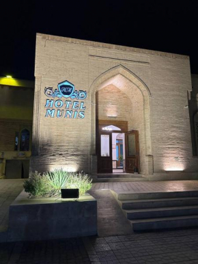 MUNIS Hotel lyabi houz